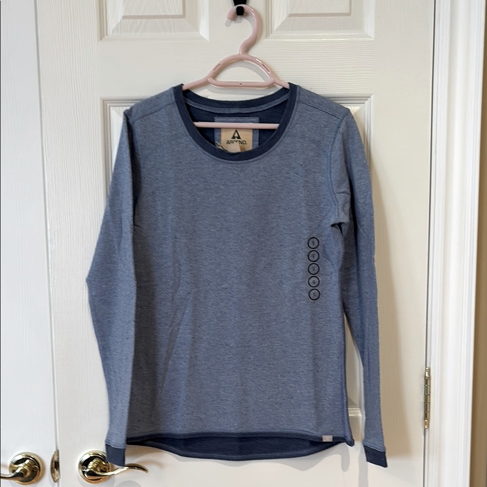 Women’s lightweight Blue flecked Sweater